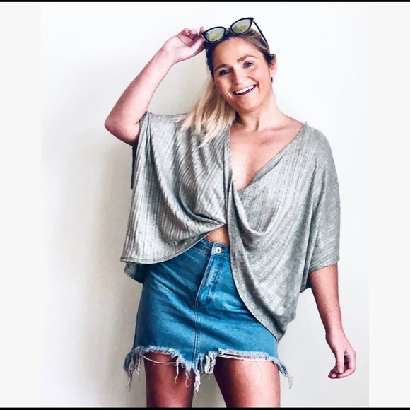 June Born In July Tops - ✨ FINAL CLEARENCE: Dolman twist top! 1 Med left!